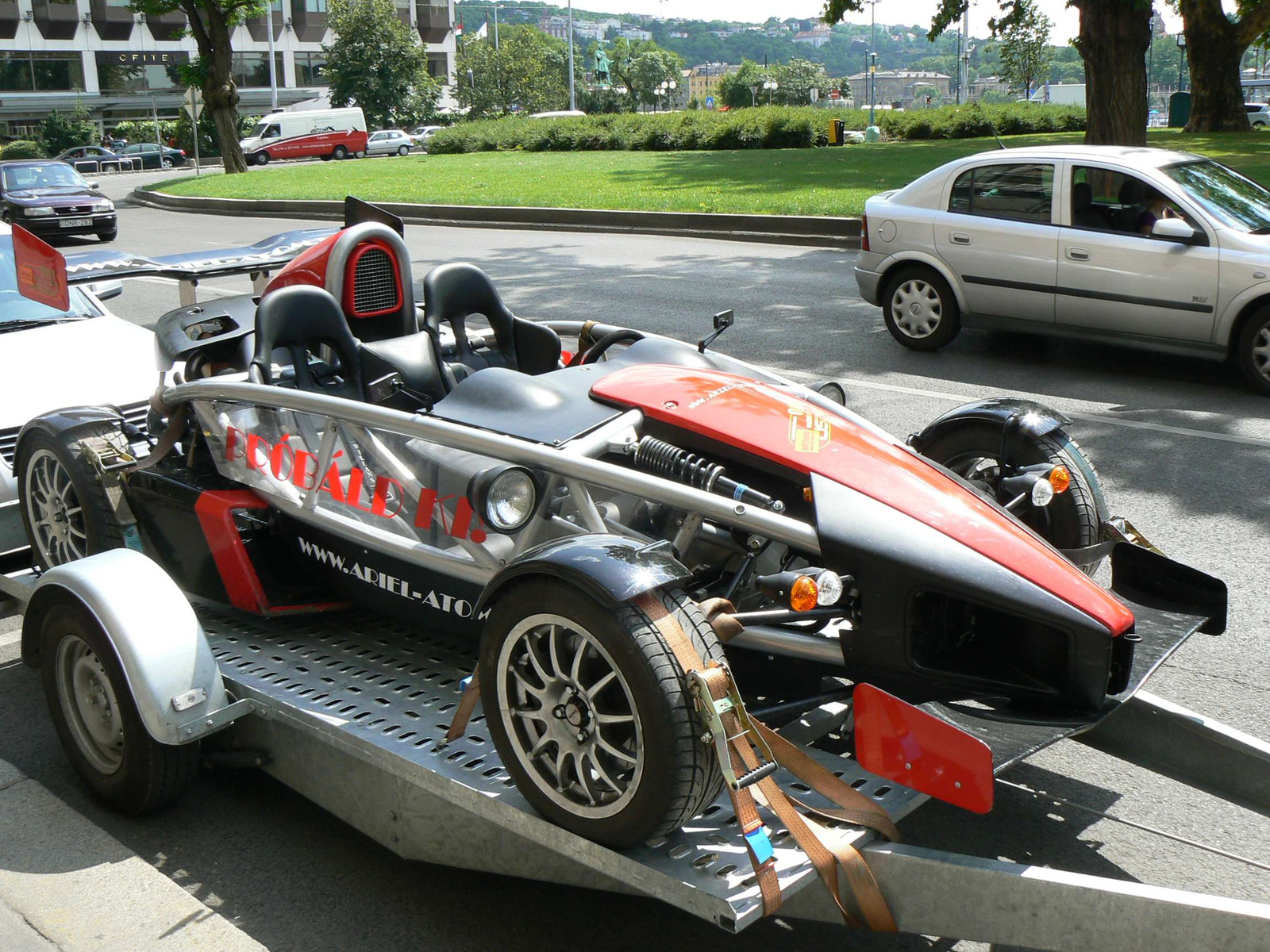 Ariel Atom 002