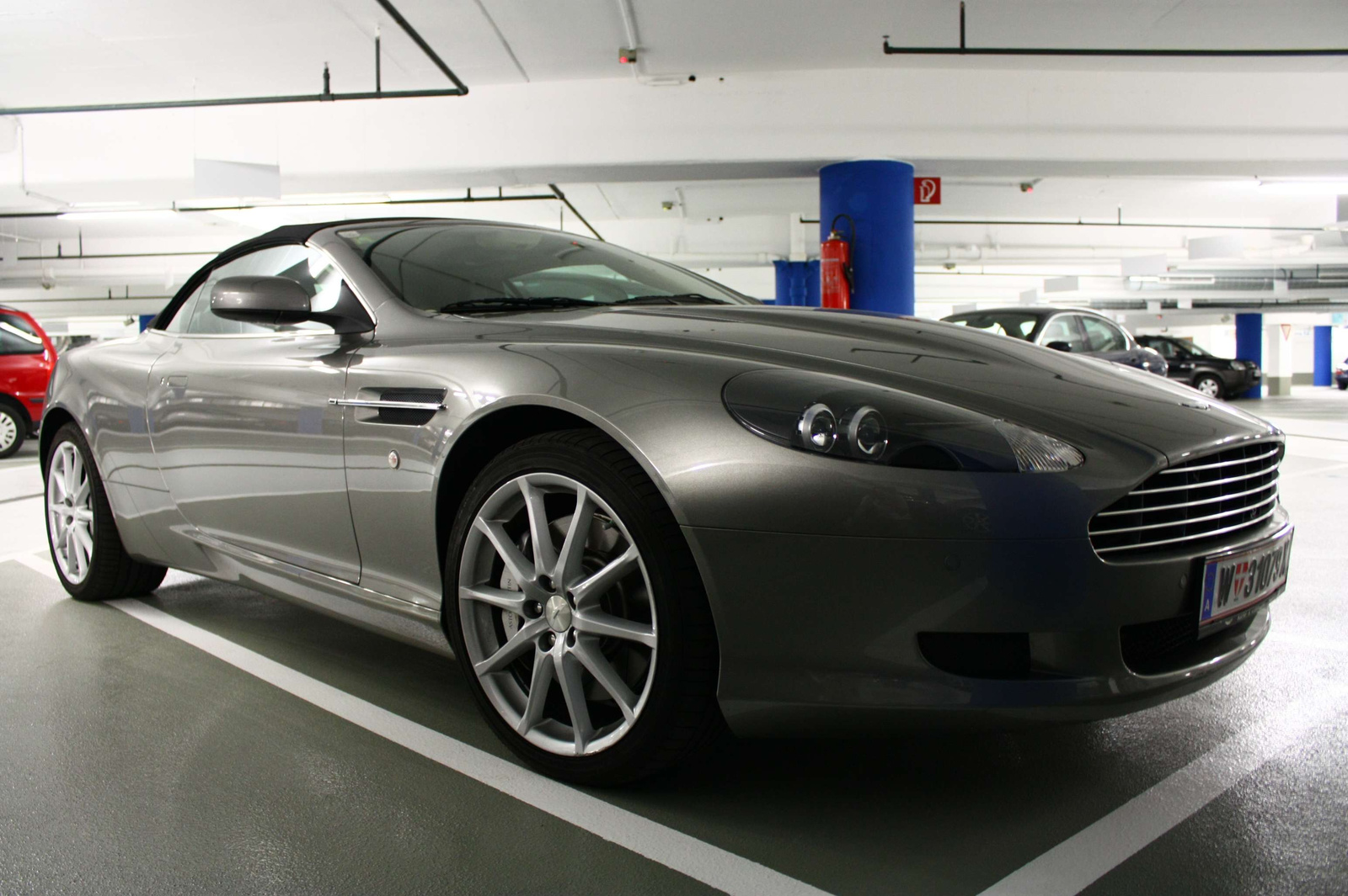 Aston Martin DB9 Volante