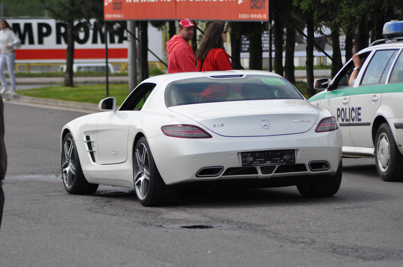 Mercedes SLS AMG