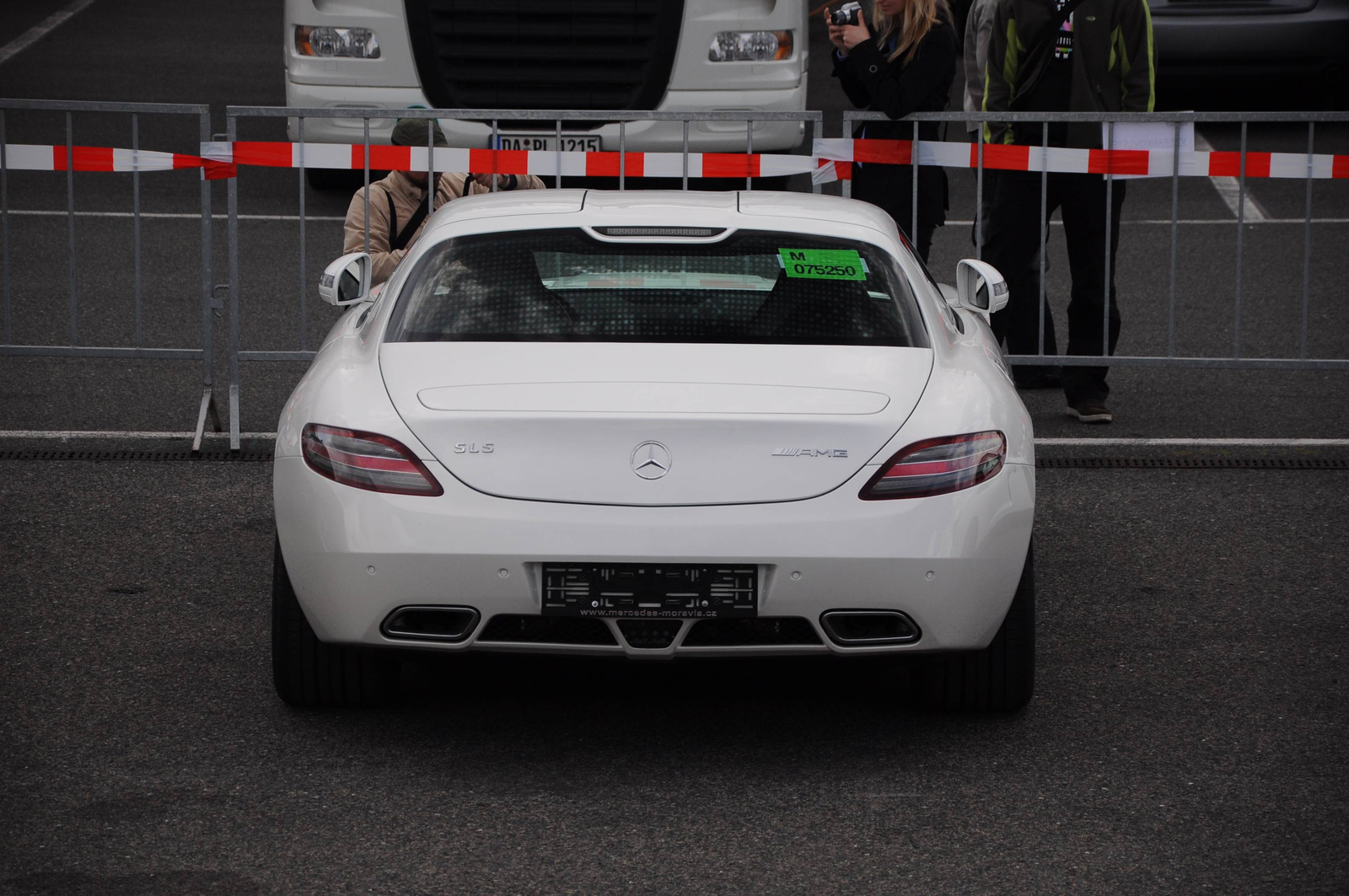 Mercedes SLS AMG