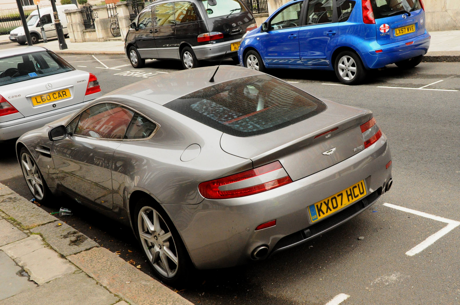 Aston Martin Vantage