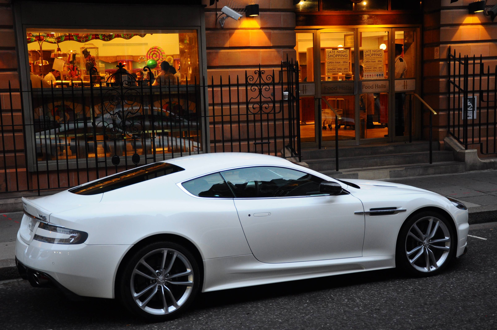 Aston Martin DBS