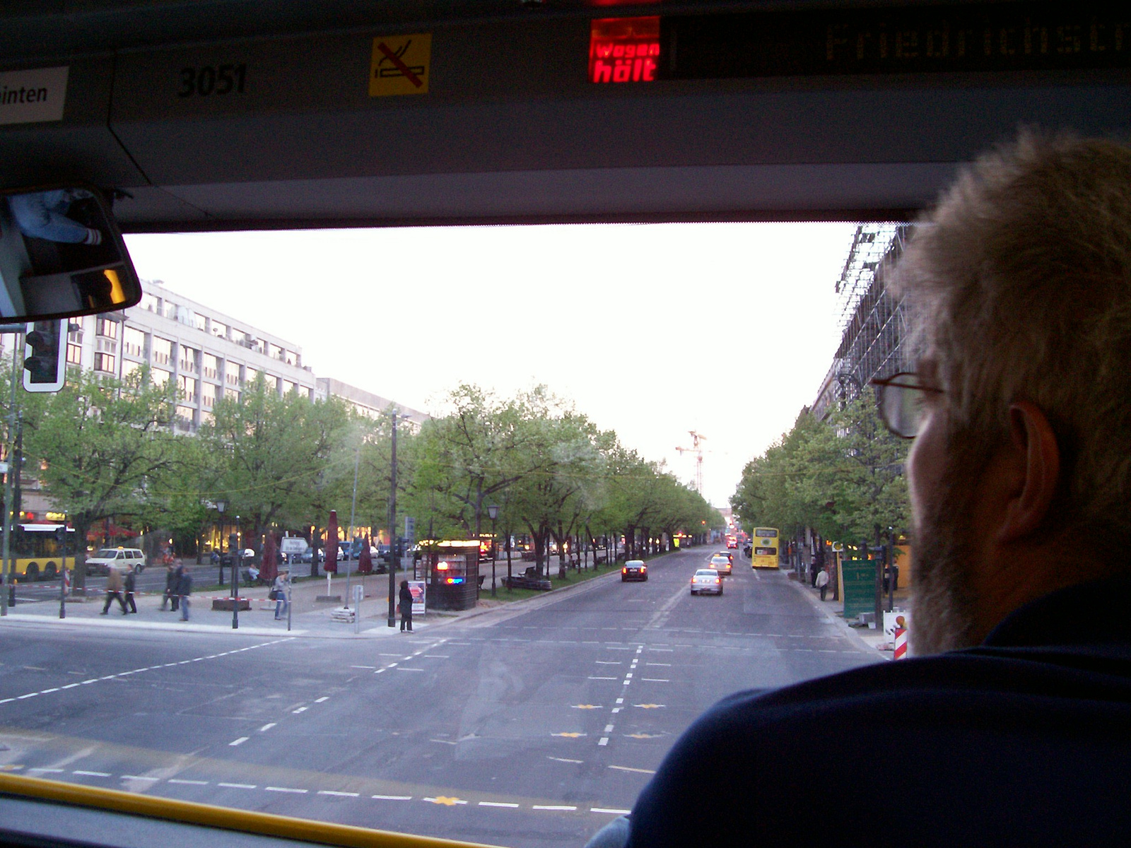 Unter den Linden (a 200-as buszból)