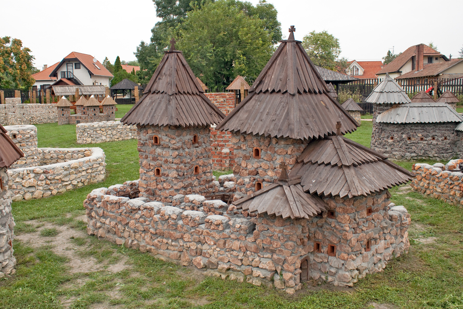 Várpark Dinnyés 14787