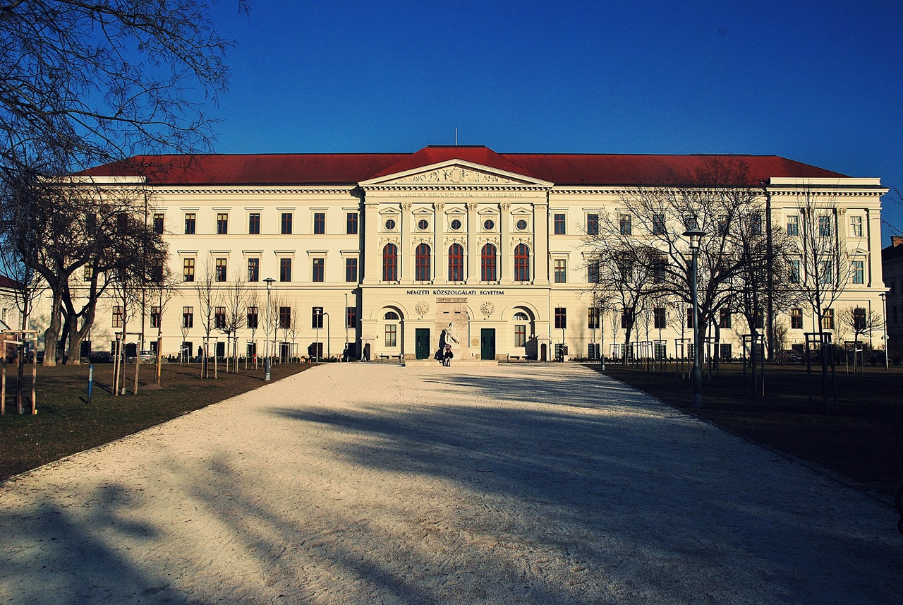 Közszolgálati Egyetem, lánykori nevén Ludovika