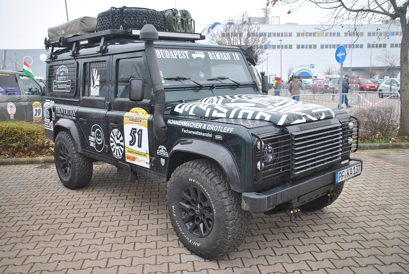 51 - Land Rover