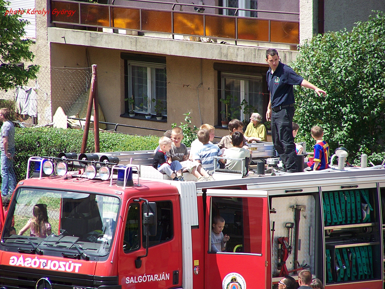 életképek, tűzoltó leszek vagy katona