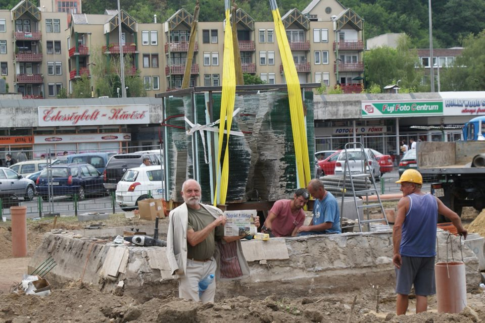 életképek, szobor - vissza - átadás avagy KÖNYV ÉGETÉS