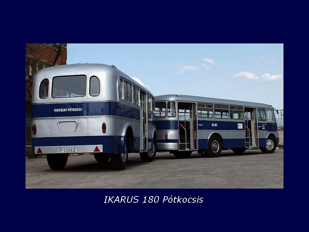 Magyar Busz, Ikarus 180 Pótkocsis hátulról