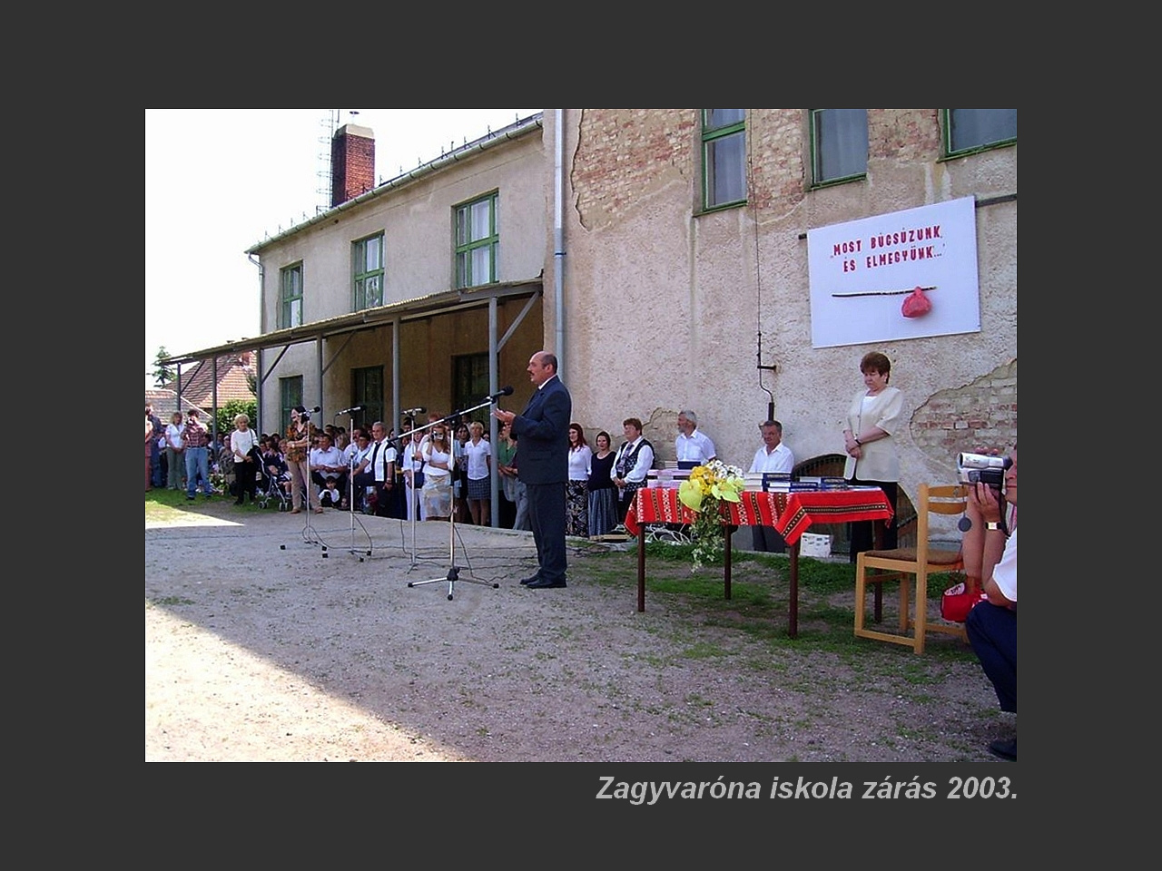 Salgótarján régen, Zagyvarónai iskola záró ballagás.