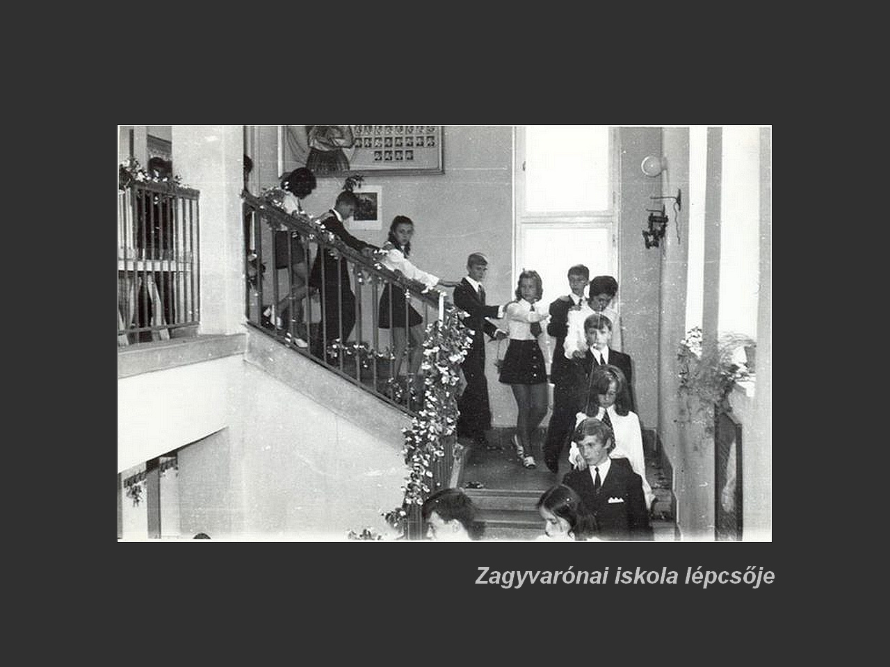 Salgótarján régen, Zagyvai iskolánk belső lépcsője, tablónk a fa