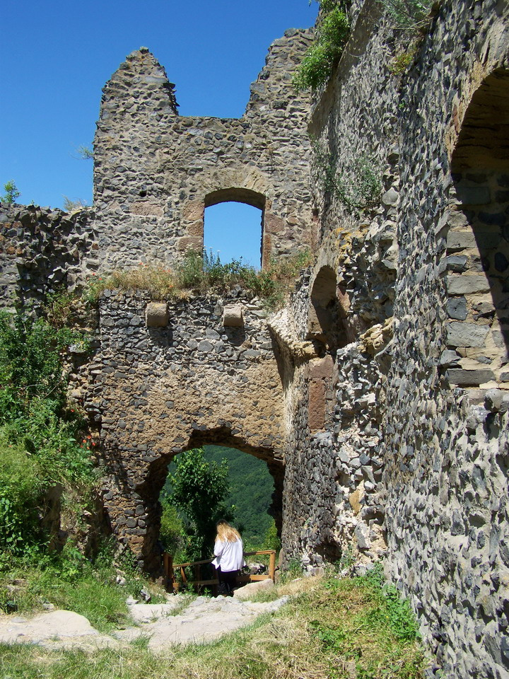 Somoskői vár, főbejárat a belső várba