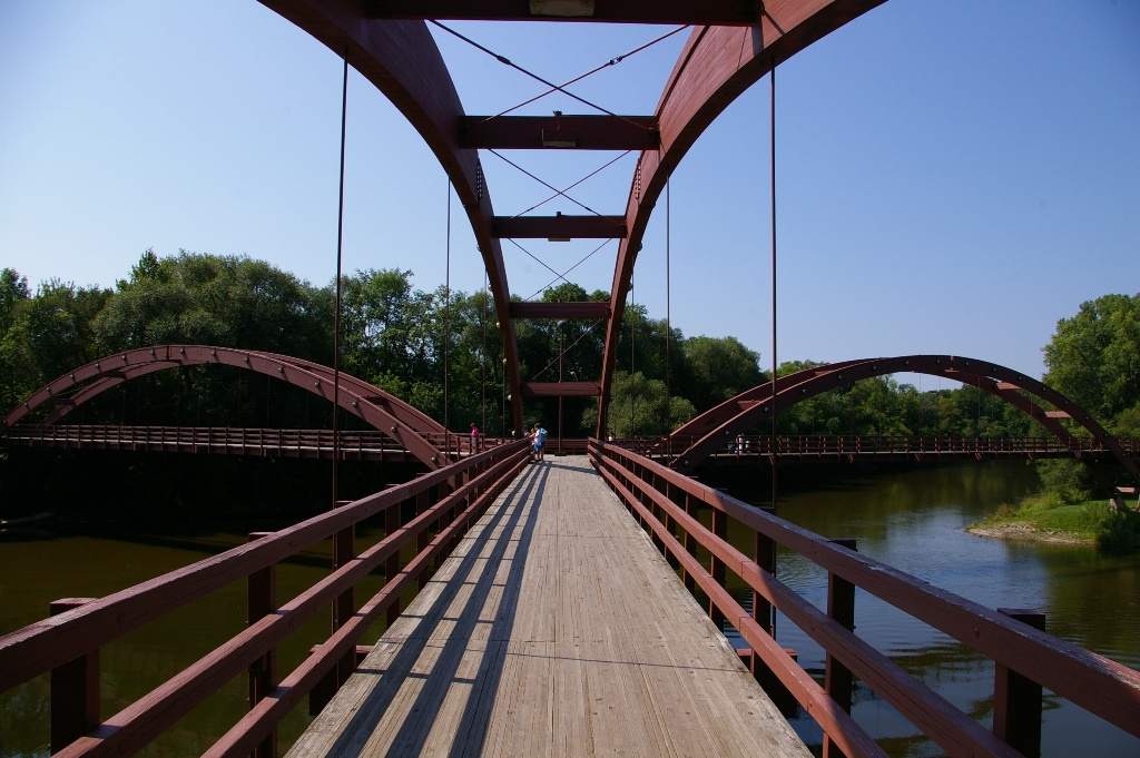 A "világhíres Tridge" Midland Cityben, félúton Traverse City fel