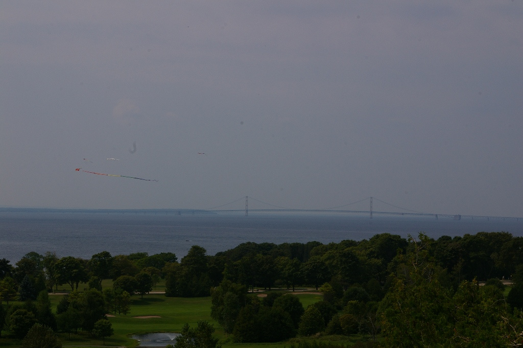 Mackinac Island: kilátás a hídra a két félsziget között