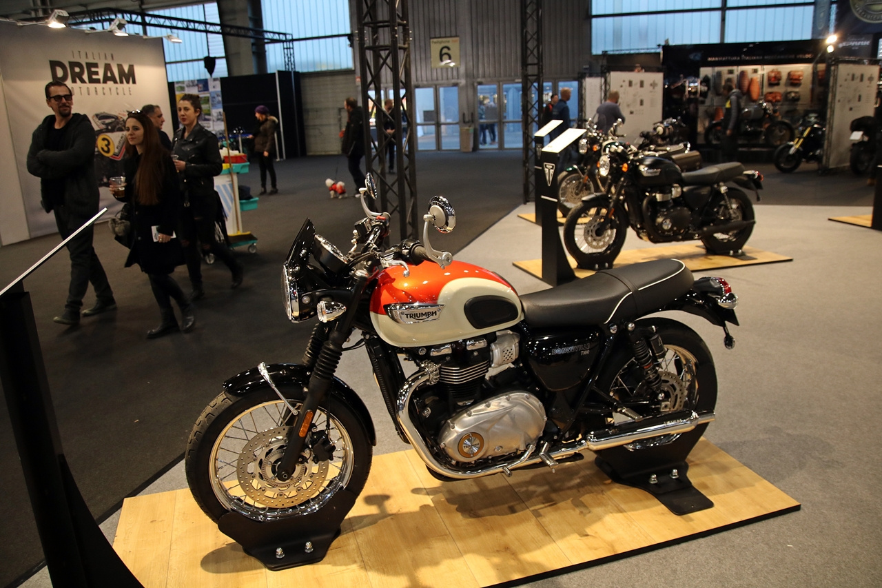 142 Triumph Bonneville T100