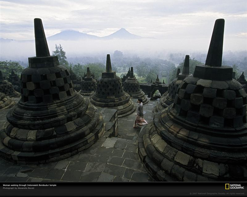 borobudur-temple-694327-xl (Medium)