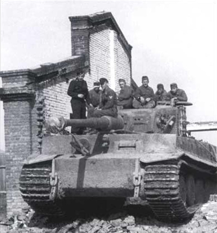 Tigris magyar és német személyzettel 1944