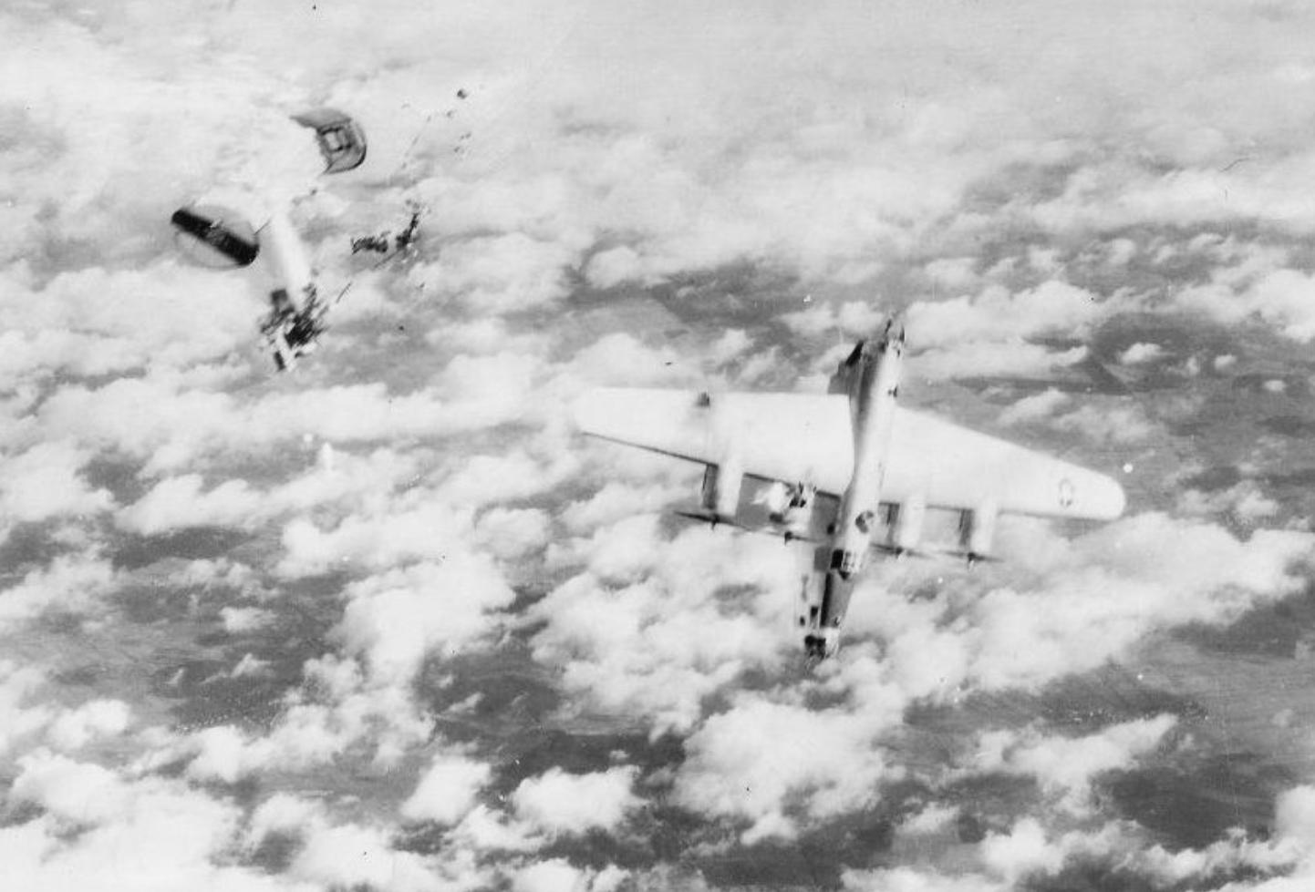 B-24 Liberator leszakadt farokkal 1945