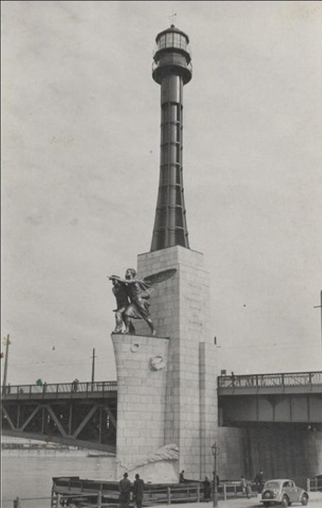Budapest Petőfi-híd Tengerészeti emlékmű 1938