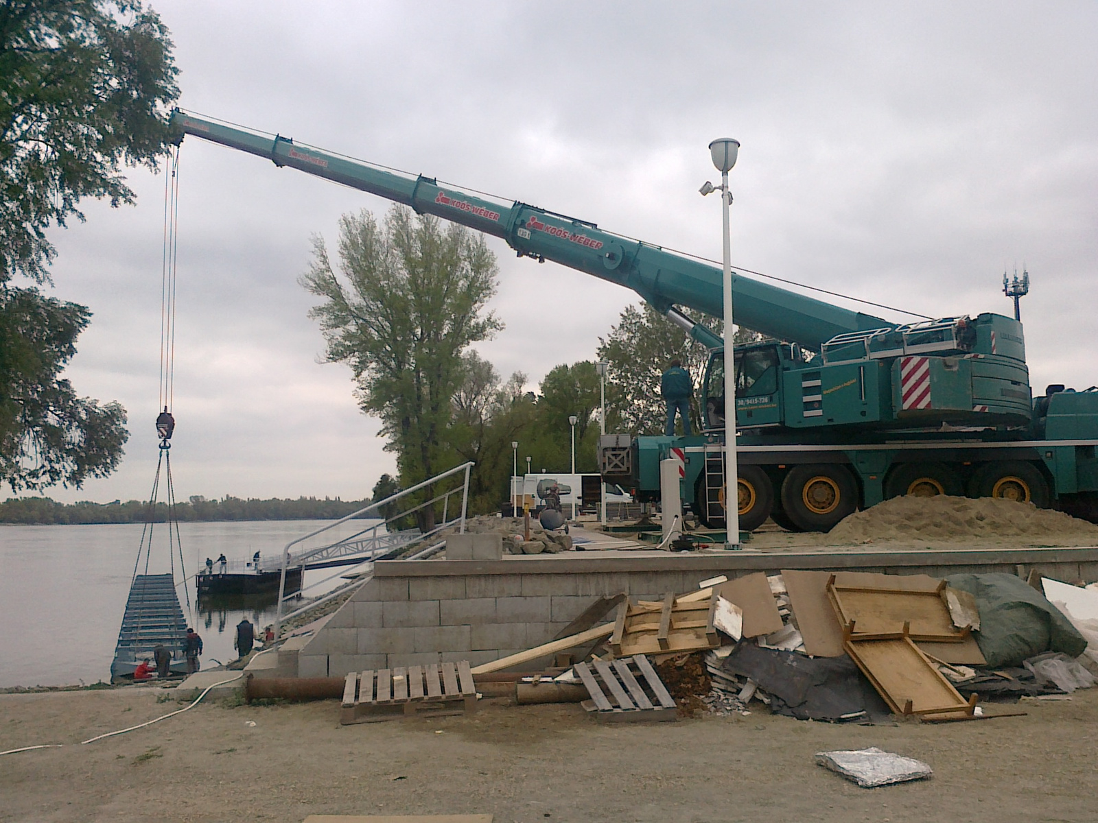 Liebherr LTM 1130 Budapest XXII. 2012 ápr. 024