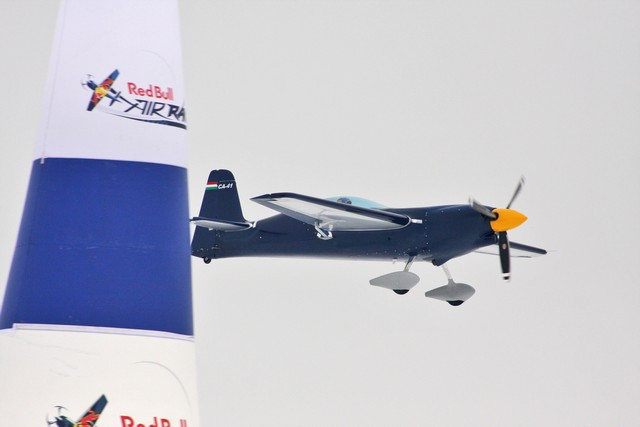 Corvus Racer 540 repülés közben