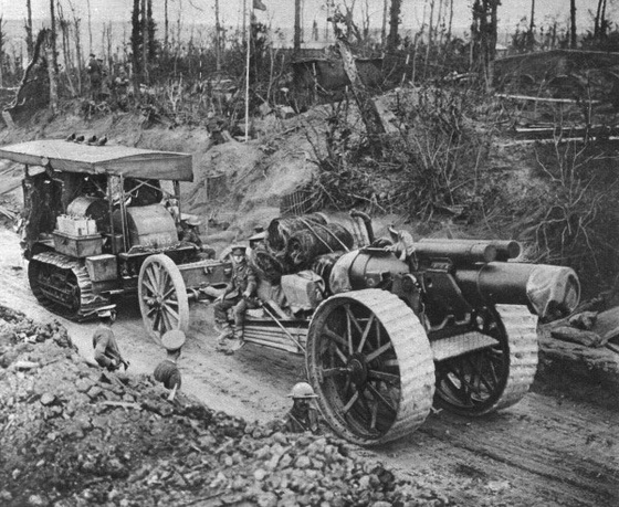 Holt tractor with 8inch Howitzer Mk1 Somme 1916