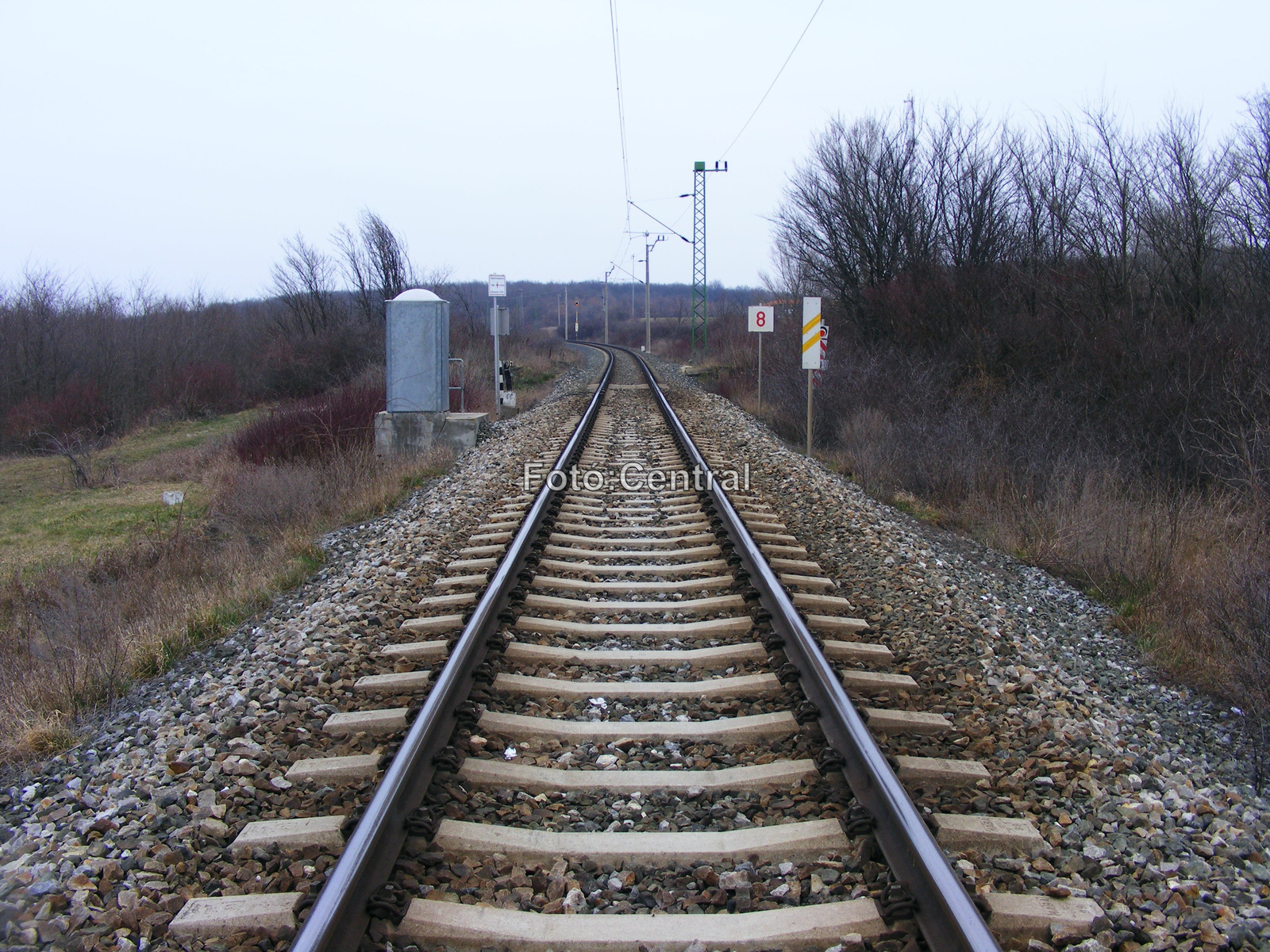 Az országhatár Ausztria (Sopronkeresztúr) felől nézve.Megfigyelh