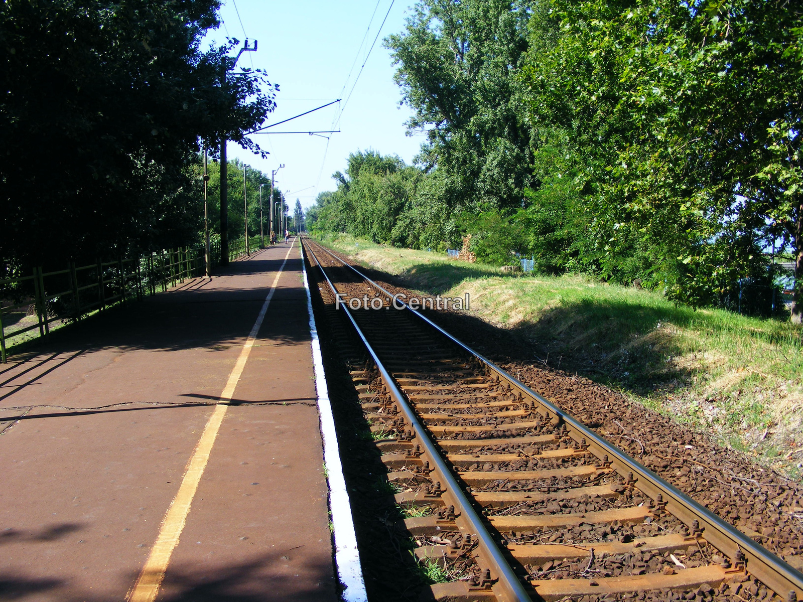 A peron Balatonfenyves felé nézve.