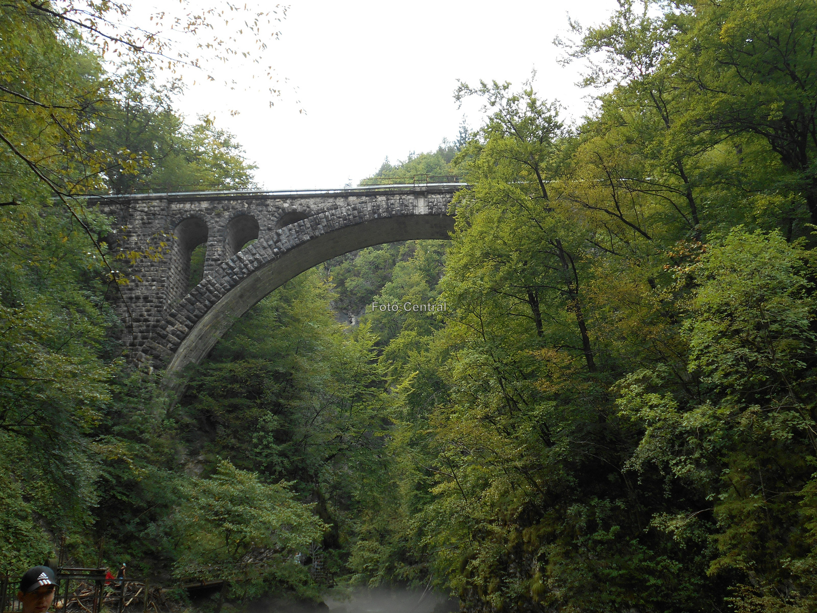 A Bohinji vasútvonal Vintgár szurdok felett átívelő kőhidja.