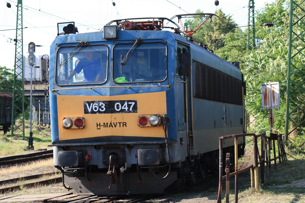 V63-047