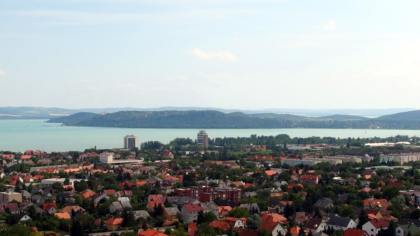 Kilátás a balatonfüredi Jókai-kilátóból