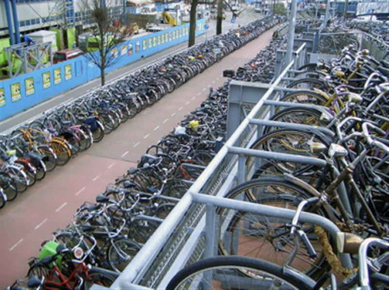 amsterdam bikes (Medium)