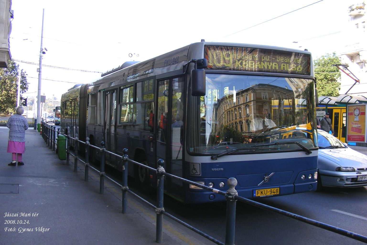 Busz FKU-948