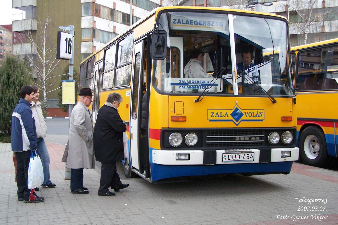 Ikarus 256-44-DUD-464 1