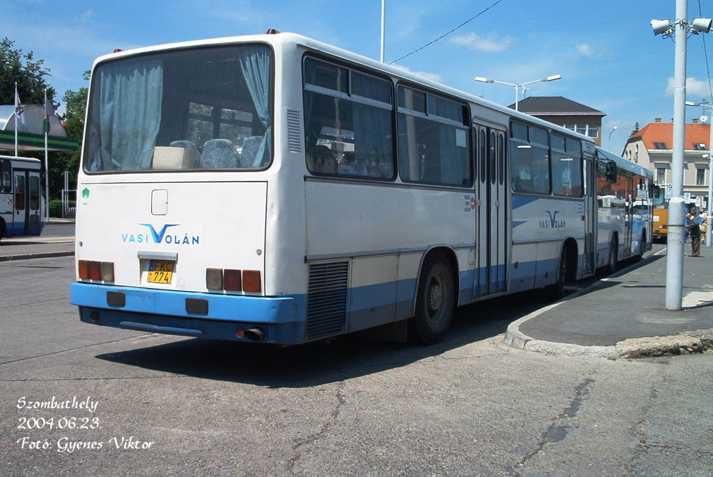 Ikarus 266-FKC-774