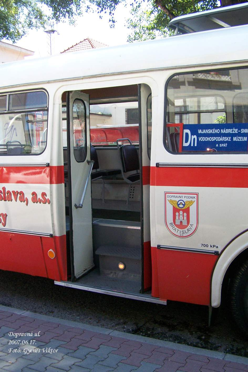 Pozsonyi busz BA-756LB ajtaja