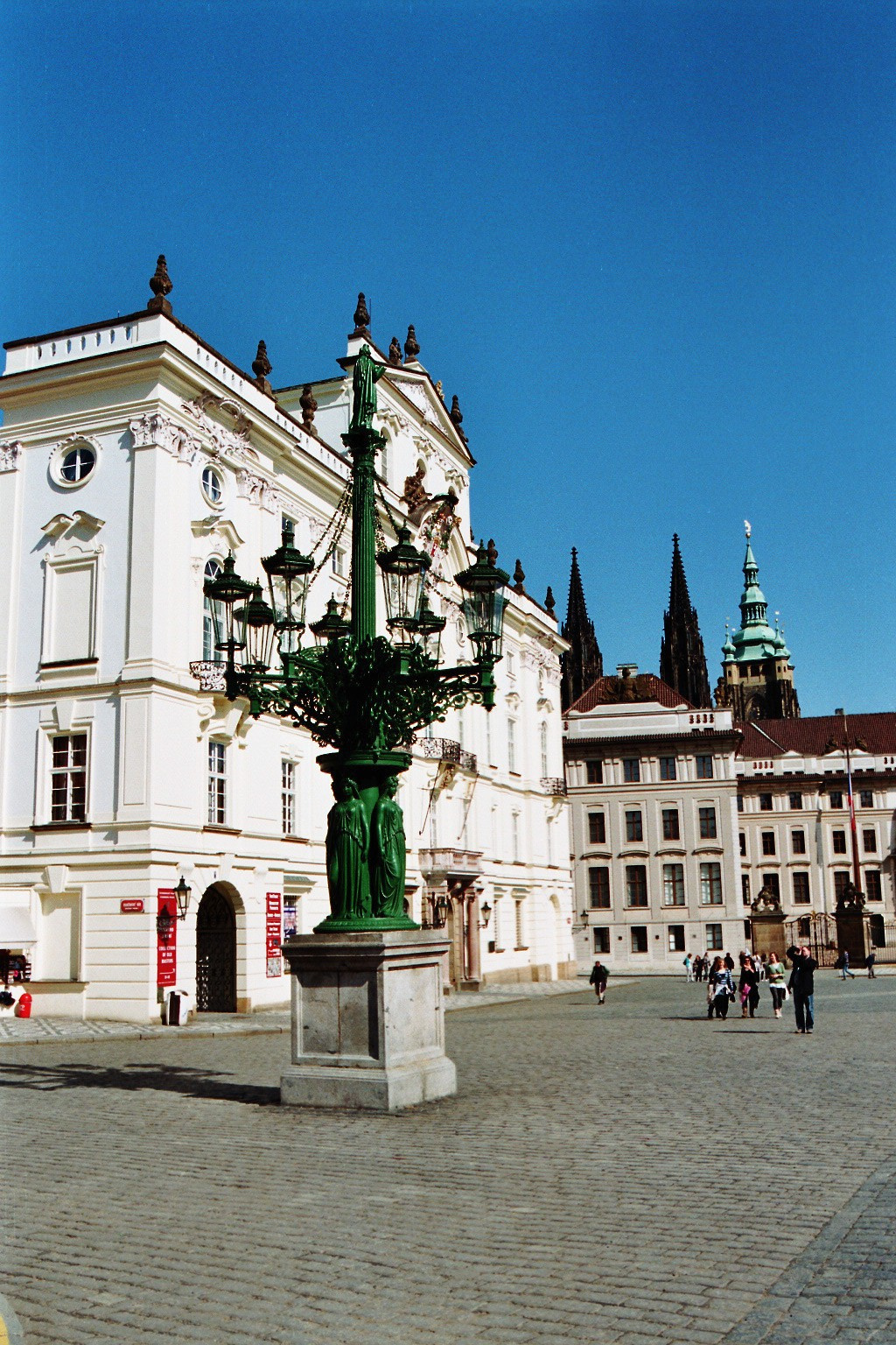 Prágai püspöki palota