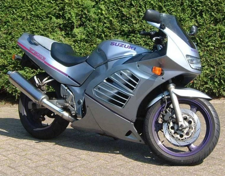 suzuki rf 4.