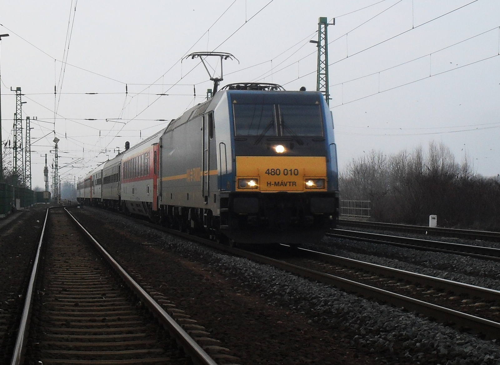 480 010