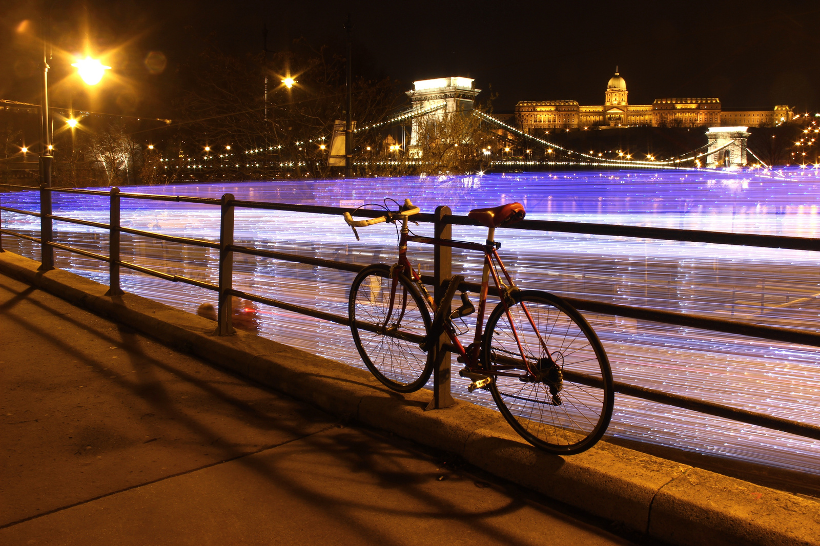 Bicikli fényvillamossal