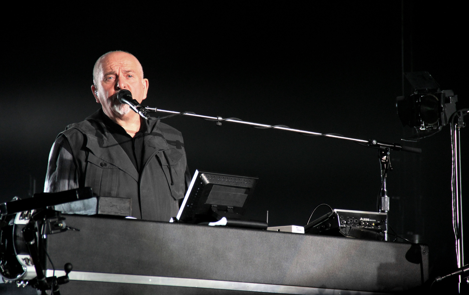Peter Gabriel 6.
