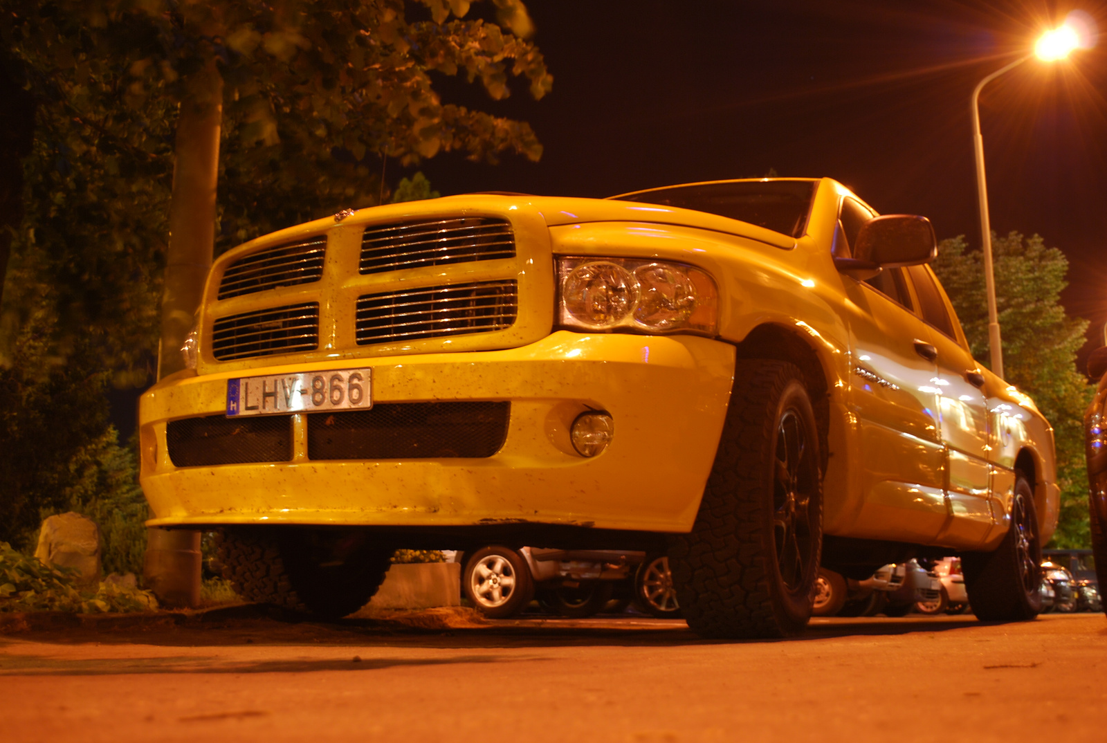 Dodge Ram SRT-10 Quad-Cab Yellow Fever