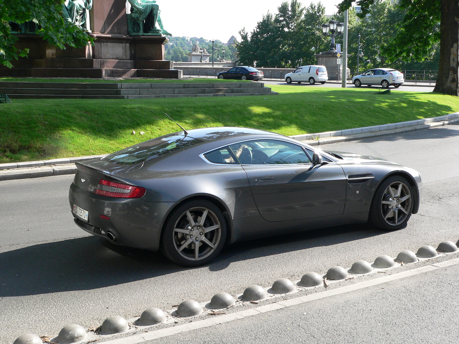 Aston Martin Vantage