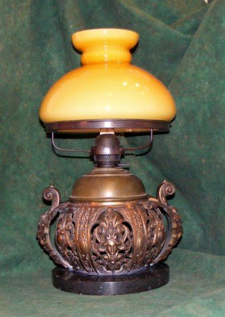 antik-petroleum-lampa